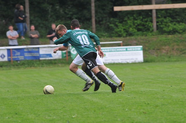 發力突破荷 發力突破荷